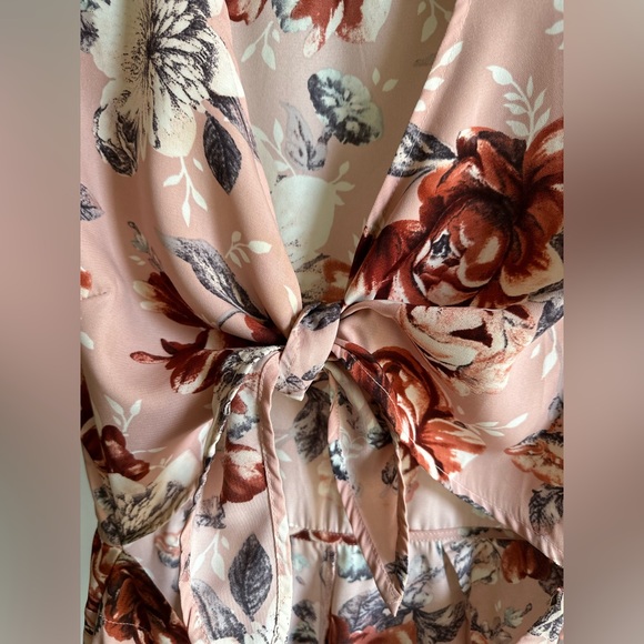 ILLIA ILLIA Floral Romper - Picture 2 of 6